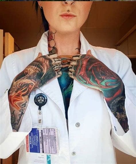 Habla La Mujer Señalada Por Ser La Doctora Más Tatuada De Su País