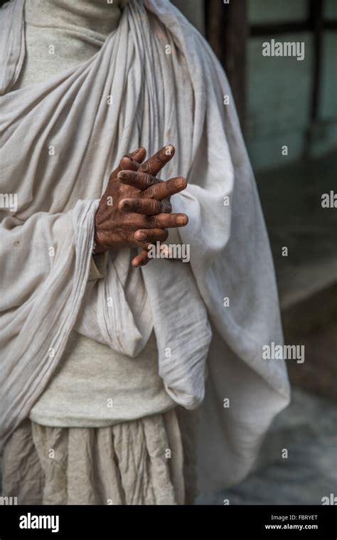 Wizened Hands Hi Res Stock Photography And Images Alamy