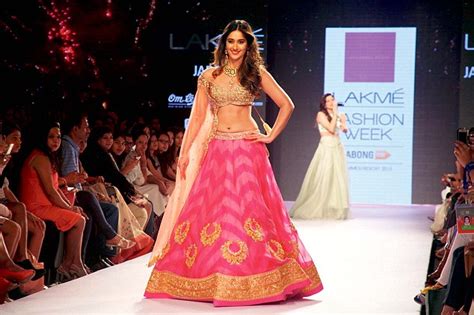 High On Star Power Bollywood Beauties Add Glamour To Lakme Fashion Week 2015 Daily Mail Online