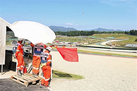 Warning Light Panels To Become Mandatory At Tracks Which Host Motogp And F1