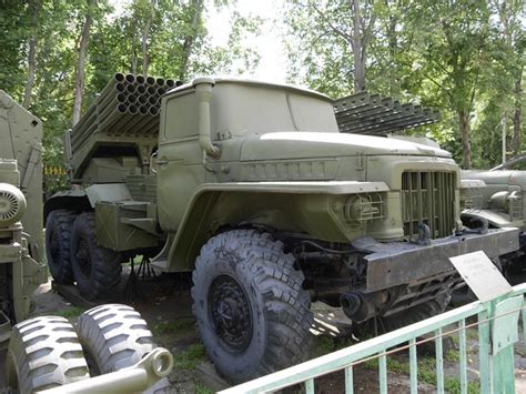 bm 21 “grad” camion soviétique lance roquettes multiple armée soviétique camion roquette