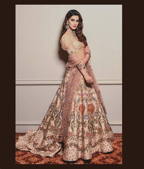 Kriti Sanon Looks Lovely As She Turns Showstopper For Designers Shyamal And Bhumika At India