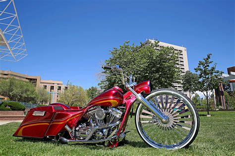 This bike has never been rode. 2004 harley davidson road king classic vicla - Lowrider