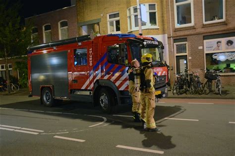 De brand begon rond 03.00 uur vannacht, om 12.45 uur werd het sein 'brand meester' gegeven. Woningen ontruimd en één gewonde bij brand in woningen ...