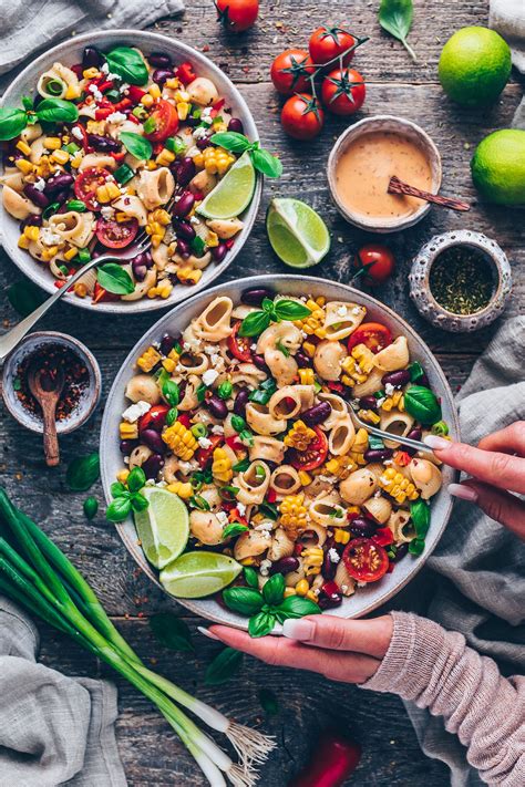 The chipotle in my area recently started offering sofritas, which is their new vegan option. Mexican Pasta Salad with creamy Chipotle Sauce | Rezept ...