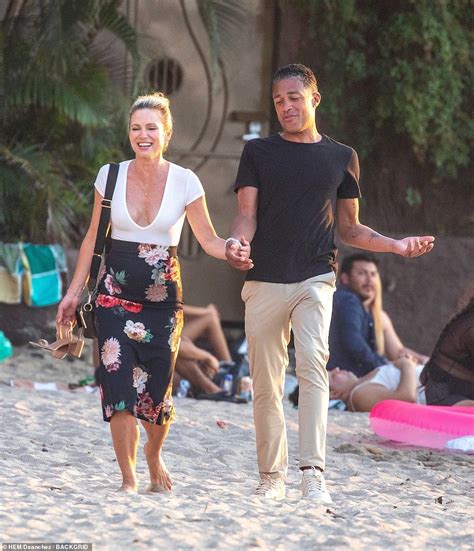 T J Holmes And Amy Robach Look Loved Up In Puerto Vallarta Daily Mail Online