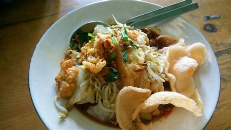 Kupat tahu merupakan salah satu hidangan asli indonesia yang sangat sederhana. Pin on Kuliner