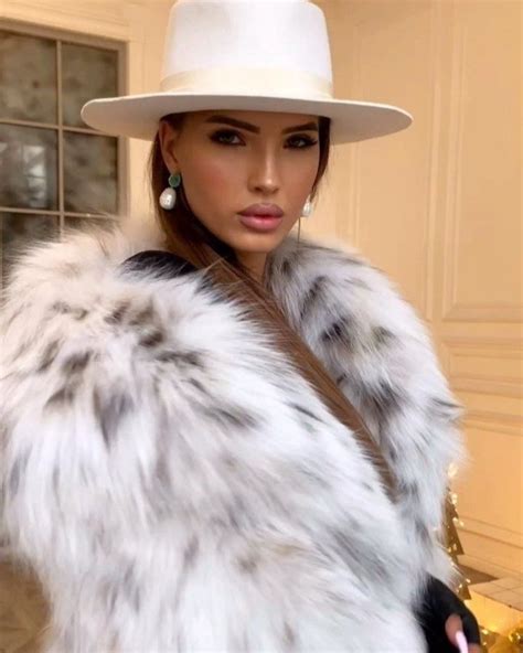 0 kedvelés 0 hozzászólás k b dms8924 az instagramon fur coats women fur fashion girl coat