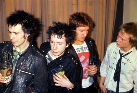 Johnny Rotten And Johnny Ramone Arent The Anarchists You Think They Are Beat Magazine