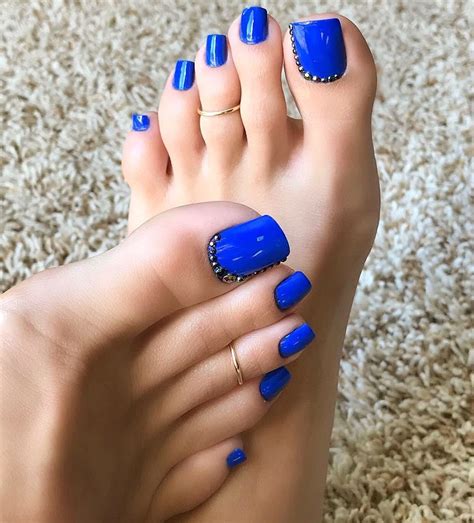 Toe Nail Color Blue With Crystals Studs Pretty Toe Nails Toe Nail