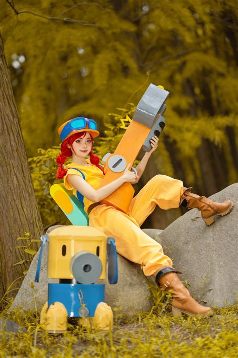 Twitter | Star character, Brawl, Star costume