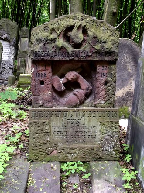 Jewish Cemetery In Warsaw Unusual Headstones Cemetery Monuments