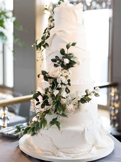 Some others prefer something minimalist and clean with angles, perhaps with a futuristic look. Sugar Flower Wedding Cakes: 24 Unique Sugar Flower Wedding ...