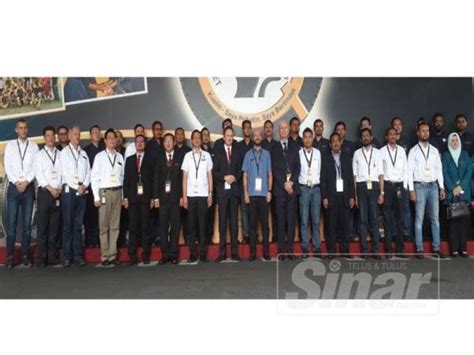 He joined the continental malaysia team in alor setar on january 1, 2017, succeeding juergen jacobs dowling, who has been leading the plant for the past three years and is currently pursuing his. Gejala chikungunya masih terkawal: Mukhriz
