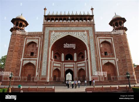 Taj Mahal Complex Stock Photo Alamy