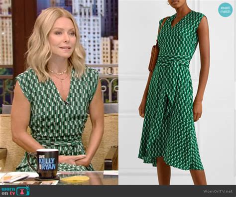 Wornontv Kellys Green Geometric Print Dress On Live With Kelly And