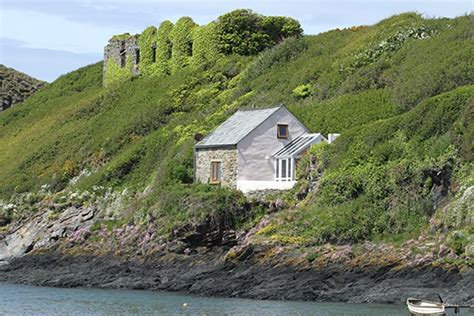 Doves Cottage Abercastle 3 Star Holiday Cottage In Pembrokeshire