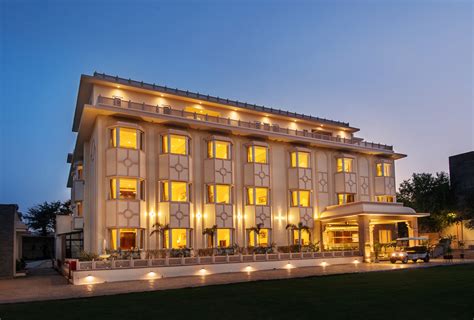 Designed with comfort and attention to detail, excellence in service is our top priority. KK Royal Hotel & Lotus Convention Centre | Shaadiyari.com
