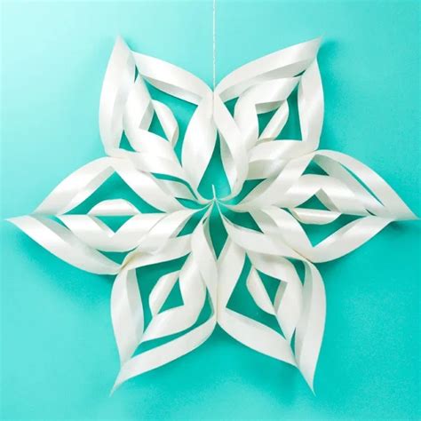 Giant Paper Snowflakes With The Cricut Paper Snowflakes Diy 3d Paper