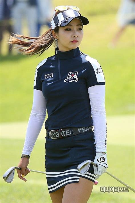 Seoulsisters Blogging About The Korean Women Golfers On The Lpga Golf Fashion Golf Outfit