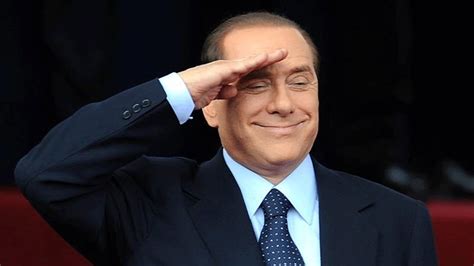 سياسيو إيطاليا يرثون رئيس الحكومة السابق سيلفيو برلوسكوني