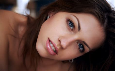 Model Women Brunette Pornstar Raisa Lily C Rare Gallery