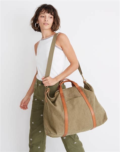 Women's Essential Weekender Bag in 2020 | Weekender bag, Essential bag ...