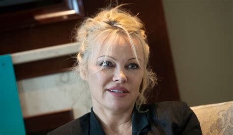 Pamela Anderson Aujourd Hui Vie Pratique F Minin