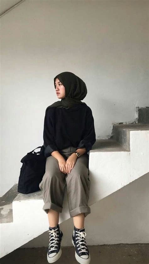 Baju Hitam Padan Dengan Seluar