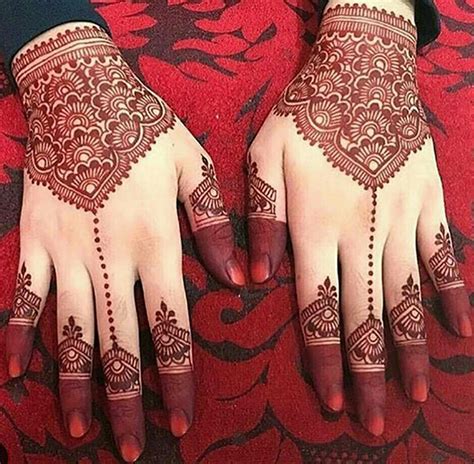 30 Latest And Gorgeous Back Hand Mehndi Designs For Any Occasion