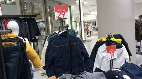 And to ensure that no one else gets their hands on your #1 choice before you, we rounded up the best picks zara has to offer in the slideshow ahead. Zara Sale 2019-2020 - YouTube