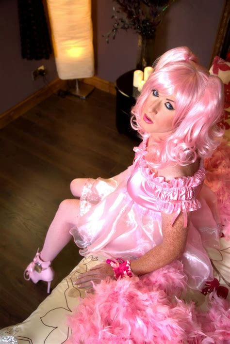 Cute Pink Sissy Crossdresser Linn Cox Photo AShemaletube