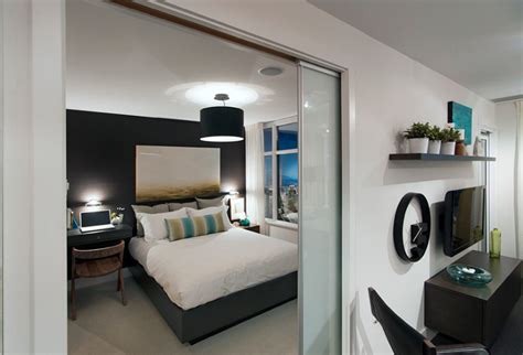 When it comes to a bedroom door, you want it to provide some quiet and frosted glass doors give the feeling warmth and open space. 22 Gorgeous Bedrooms with Glass Sliding Doors | Home ...