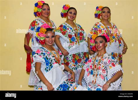 Traditional Dresses Mexican People Belize Vlr Eng Br