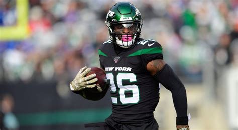 Jets Release Three Time Pro Bowl Running Back Leveon Bell
