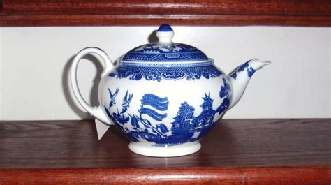 Johnson Brothers Blue Willow China Porcelain Teapot 4 Cup