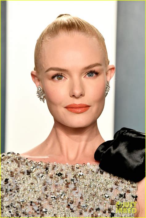 Photo Olivia Wilde Kate Bosworth Emma Roberts Black White At Vanity Fair Oscar Party 25 Photo