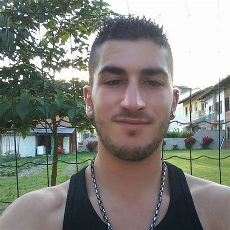 Nicola è nicola tanturli, 21 mesi, un fratellino di quattro anni e una mamma e un papà che hanno scelto la natura come compagna di vita. Scomparso da San Damiano d'Asti ragazzo di 24 anni, ha un ...