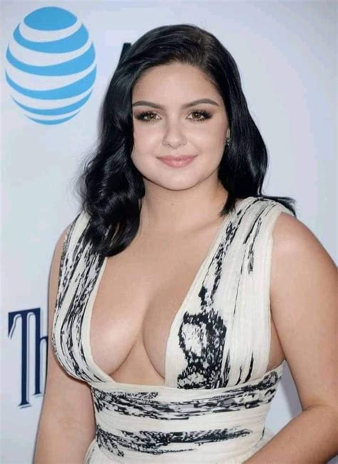 Ariel Winter R Celebrity Cleavage