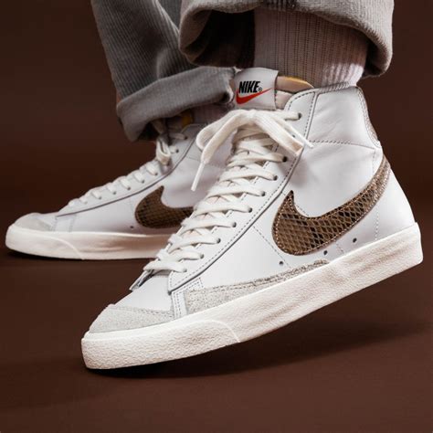 Including the release date, retail price, style code and colorway details for all the upcoming air jordan releases. Faut-il acheter la Nike Blazer Mid 77 VNTG 'Reptile ...