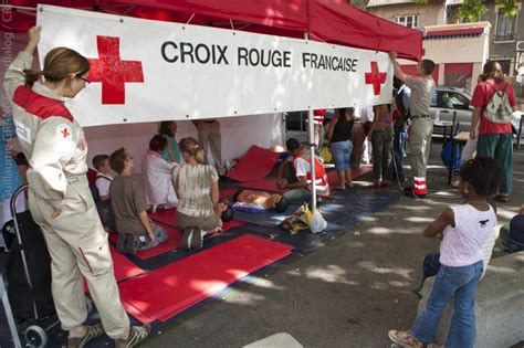 Learn the gestures which flee! croix-rouge-francaise-0716