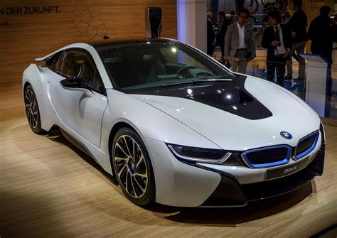 Latest New Crystal White Bmw I8 Luxury Two Seater Car