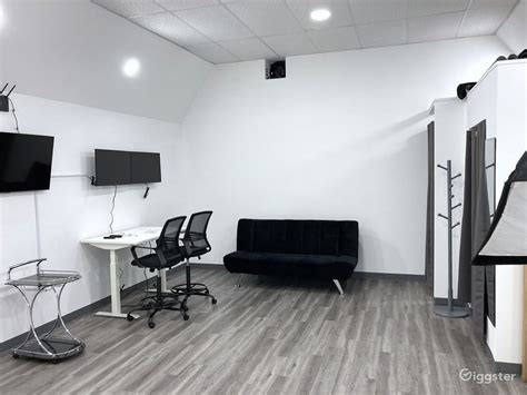Photo And Video Production Studio With Infinity Wall Rent This Location