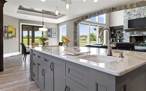 People are embracing bolder colors that make a statement. Top 5 Kitchen Cabinet Trends to Look for in 2019 - America ...