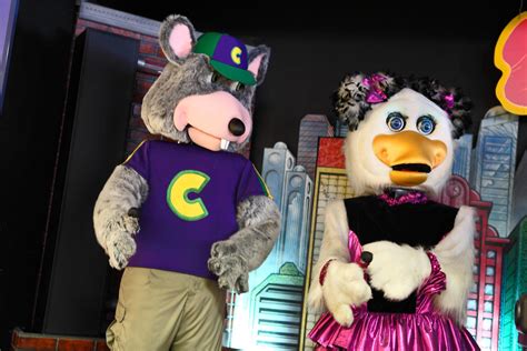 chuck e cheese animatronics malfunction