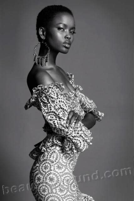 Top 10 Beautiful Black Models Photo Gallery