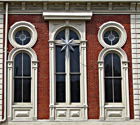 Old Chillicothe Windows I Paused Looked Up While Walking Flickr