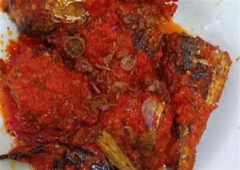 Apakah anda termasuk penggemar masakan ikan mas bumbu kuning?. Resep Ikan Salem Bumbu Balado oleh Fatma Faniez - Cookpad
