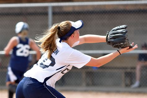 4 Steps to Finding the Right Softball Glove for You ...