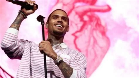 Chris Brown Divulgou A Sua Nova M Sica Wobble Up Sucesso Fm